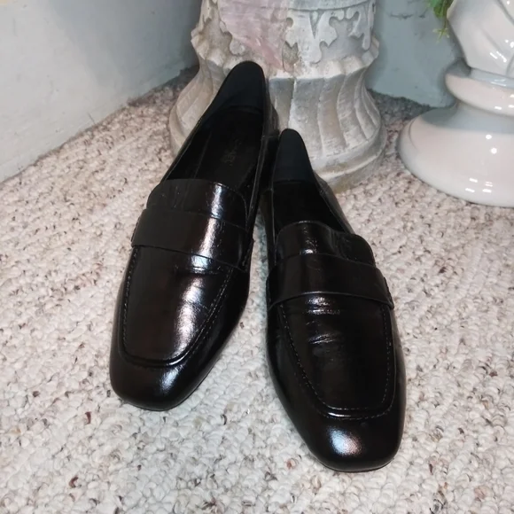 Michael Kors Lena Black Almond Toed Foldable Heel, Slip-On Loafers - Picture 5 of 9